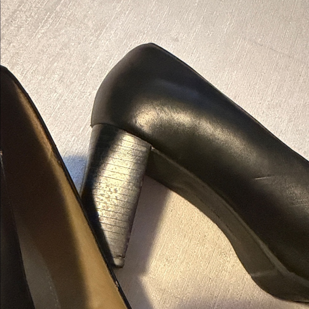 Naturalizer Women's Classic Black Leather Block Heel Pumps - Slip On Size 10 - Picture 3 of 11
